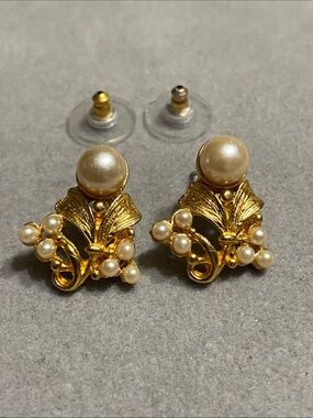 Kramer VTG Gold-Tone Pearl Floral Earrings